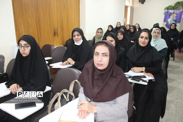 کارگاه توان افزایی آموزش دهندگان سوادآموزی استان بوشهر
