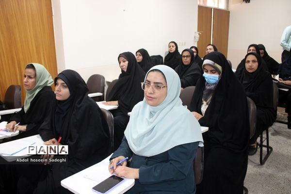 کارگاه توان افزایی آموزش دهندگان سوادآموزی استان بوشهر