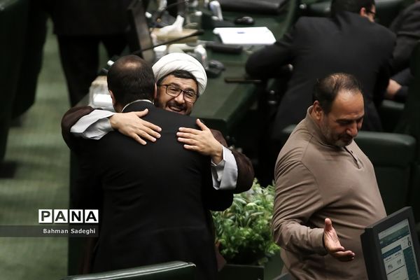 جلسه رای اعتماد وزیر صنعت، معدن و تجارت