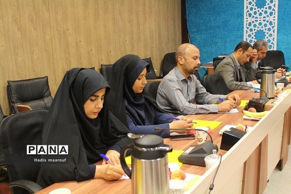 جلسه نقد و تحلیل کتاب «مقدمات پژوهش در آموزش» در بهارستان 2