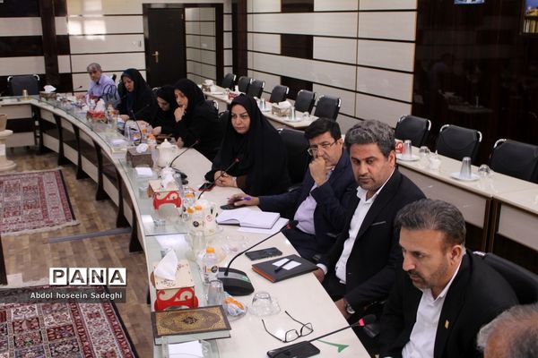 جلسه کارگروه ساماندهی لباس فرم دانش‌آموزان استان بوشهر