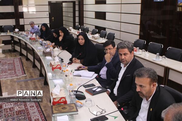 جلسه کارگروه ساماندهی لباس فرم دانش‌آموزان استان بوشهر