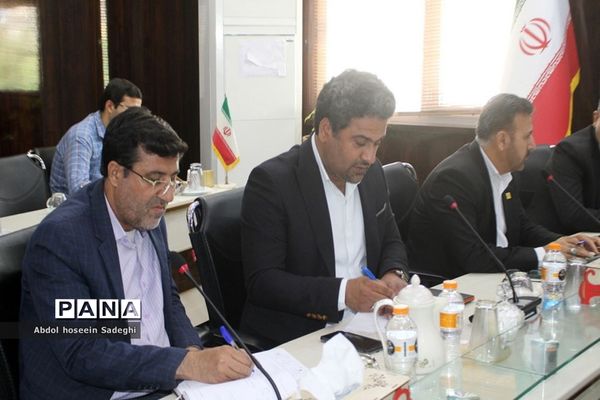 جلسه کارگروه ساماندهی لباس فرم دانش‌آموزان استان بوشهر