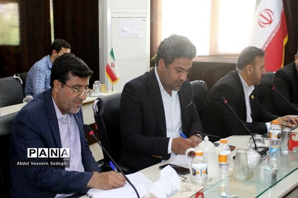 جلسه کارگروه ساماندهی لباس فرم دانش‌آموزان استان بوشهر