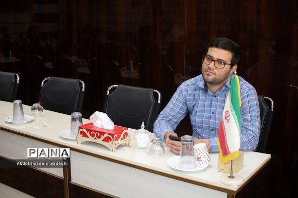 جلسه کارگروه ساماندهی لباس فرم دانش‌آموزان استان بوشهر