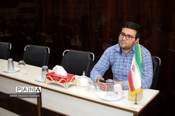 جلسه کارگروه ساماندهی لباس فرم دانش‌آموزان استان بوشهر
