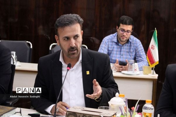 جلسه کارگروه ساماندهی لباس فرم دانش‌آموزان استان بوشهر