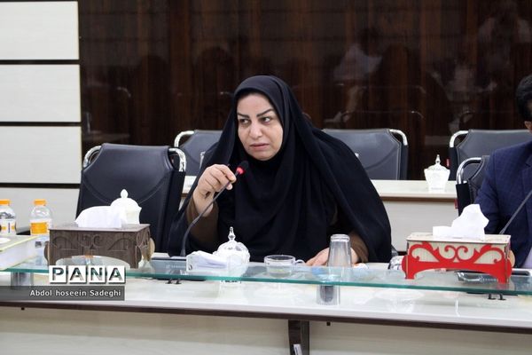 جلسه کارگروه ساماندهی لباس فرم دانش‌آموزان استان بوشهر