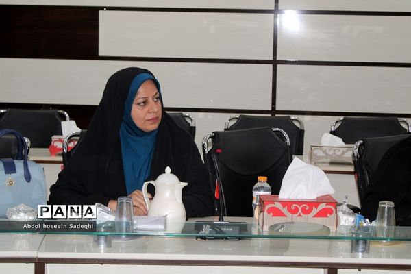 جلسه کارگروه ساماندهی لباس فرم دانش‌آموزان استان بوشهر