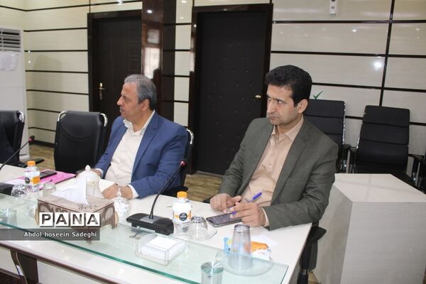 جلسه کارگروه ساماندهی لباس فرم دانش‌آموزان استان بوشهر