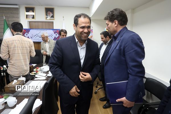 نشست صمیمی وزیر آموزش و پرورش با مدیران سازمان ملی تعلیم و تربیت کودک