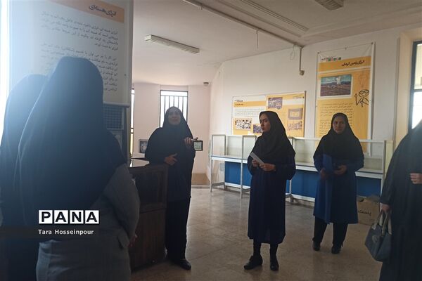 بازدید معلمان جوان ناحیه ۳ از پژوهش‌سرای اسدالله اسدی
