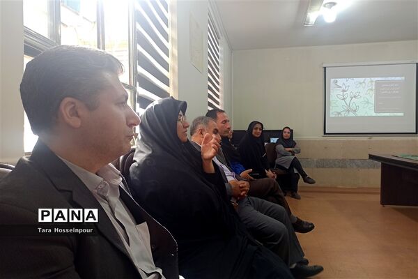 بازدید معلمان جوان ناحیه ۳ از پژوهش‌سرای اسدالله اسدی