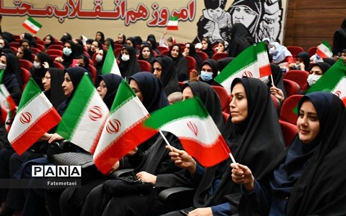 زنان ایرانی باید نگاه ارزشمند و عزتمندانه به خود داشته باشند