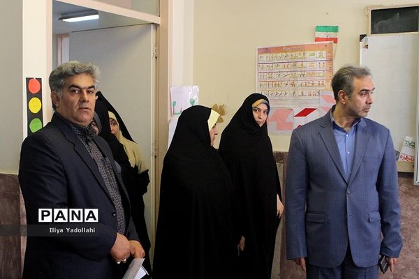 بازدید مدیر آموزش و پرورش منطقه 6 از دبستان پسرانه منتظری