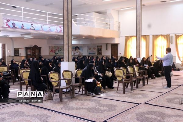 برگزاری کارگاه یک روزه «جذاب شو» در اردوگاه ملاصدرای قم