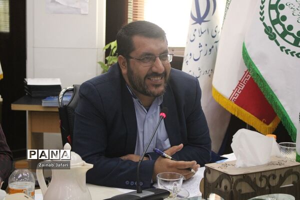 نشست مسئولان و کارشناسان سازمان دانش‌آموزی استان بوشهر