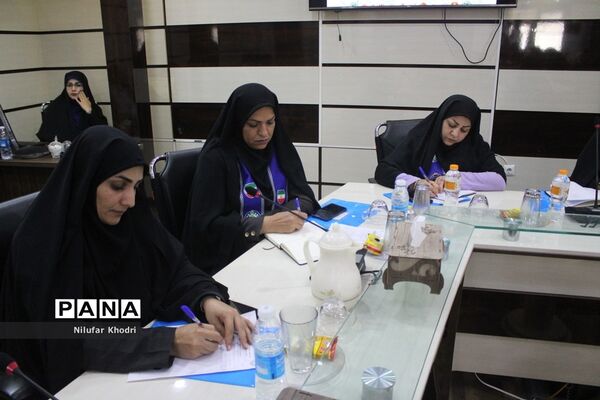 نشست مسئولان و کارشناسان سازمان دانش‌آموزی استان بوشهر