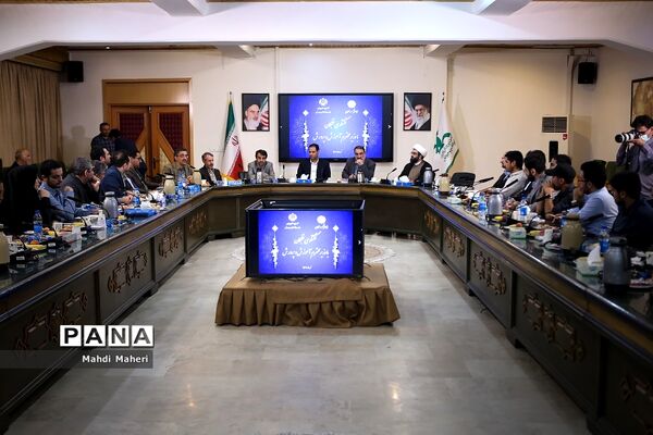 نشست صمیمی نخبگان جوان با وزیر آموزش و پرورش