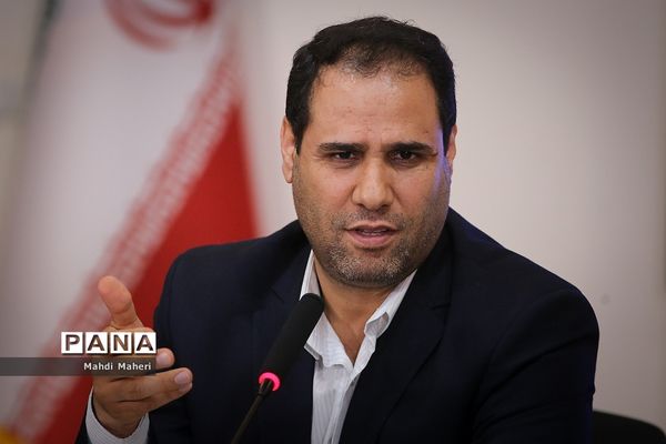 نشست صمیمی نخبگان جوان با وزیر آموزش و پرورش