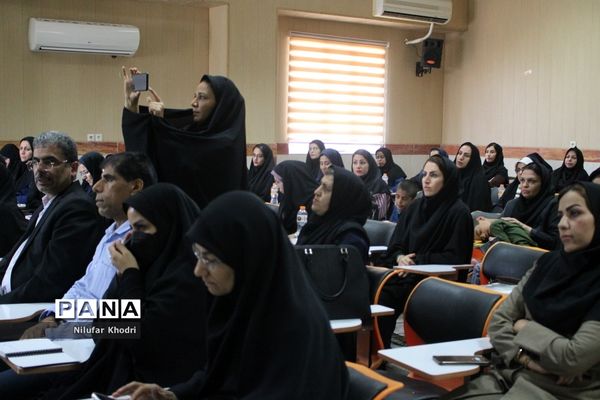 کارگاه آموزشی ارائه جدیدترین  یافته‌های تجربی در امور تربیتی، مشاوره و مراقبت در برابر آسیب‌های اجتماعی