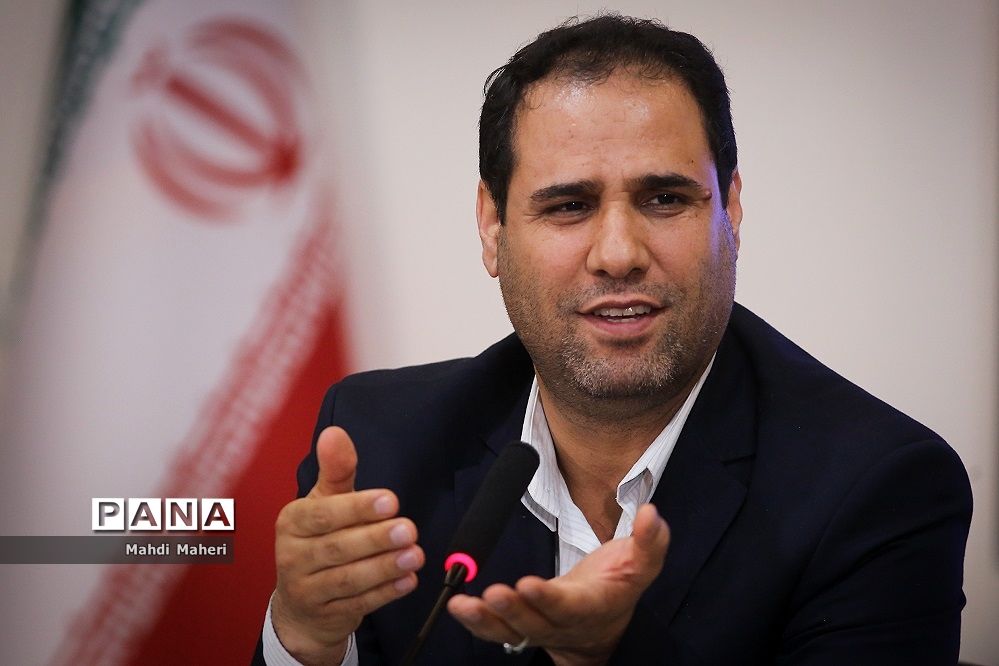 متقاضیانِ معلمی باید از صلاحیت حرفه‌ای، اخلاقی و دانشی بهره‌مند باشند