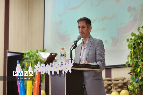 همایش معماران خشت اول در ناحیه‌ یک بهارستان