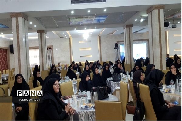 تجلیل از فعالان حوزه امور بانوان مدارس استثنایی استان خراسان رضوی