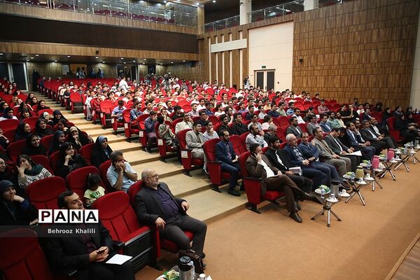 آیین تجلیل از مدال‌آوران المپیادهای علمی