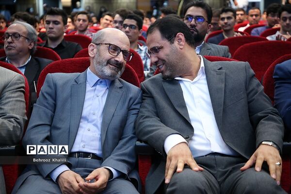 آیین تجلیل از مدال‌آوران المپیادهای علمی