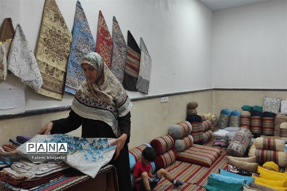 برپایی نمایشگاه صنایع‌ دستی در قرچک