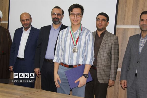 آیین تجلیل از مدال‌آوران المپیادهای علمی