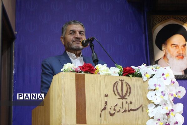 آیین تجلیل از مدال‌آوران المپیاد‌ها و جشنواره‌های علمی قم