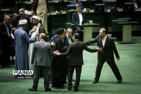 جلسه علنی مجلس شورای اسلامی با حضور رئیس جمهوری