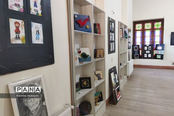نمایشگاه دستاوردهای دانش‌آموزان هنرستان مبتکران رودهن‌
