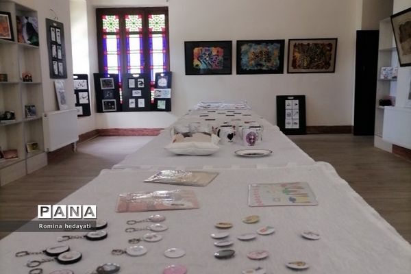نمایشگاه دستاوردهای دانش‌آموزان هنرستان مبتکران رودهن‌