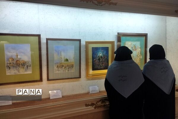 بازدید دانش آموزان دختر زیارت‌اولی استان اصفهان از موزه آستان قدس رضوی
