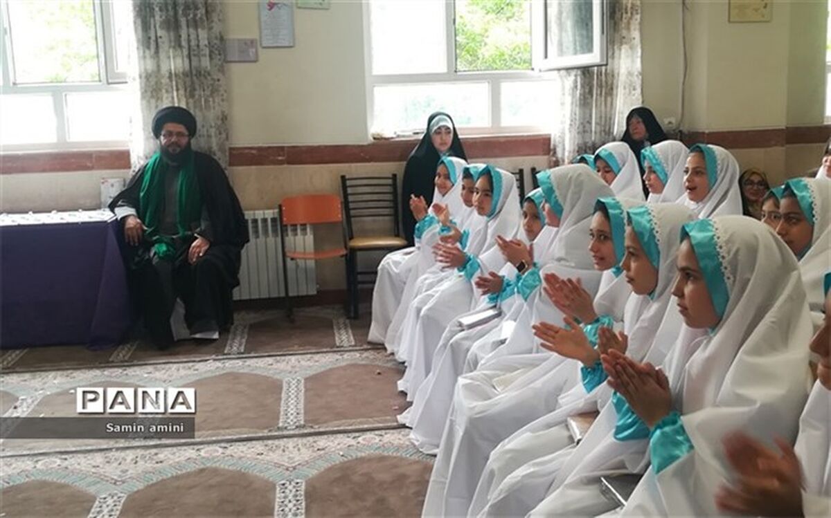 جشن‌تکلیف، خاطره‌ای معنوی در هیاهوی ‌شاد دوران دانش‌آموزی است