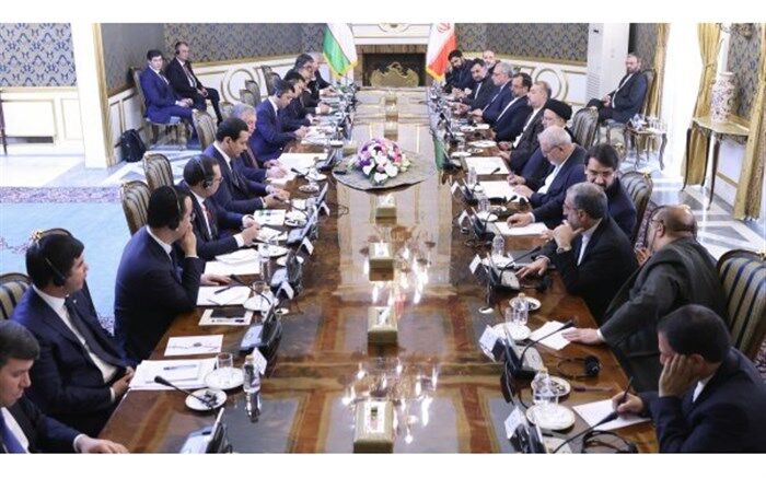 رئیسی: ایران مانعی برای گسترش روابط با همسایگان نمی‌بیند