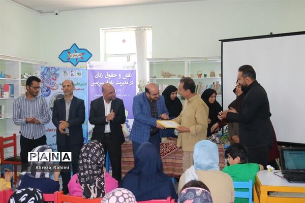 نشست انجمن شاعران نوجوان روشنا
