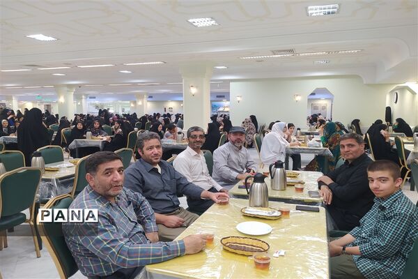 روز پایانی اردوی دانش‌آموزان دختر اصفهانی زیارت اولی در حرم مطهر امام رضا (ع)