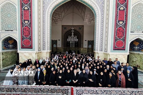 روز پایانی اردوی دانش‌آموزان دختر اصفهانی زیارت اولی در حرم مطهر امام رضا (ع)