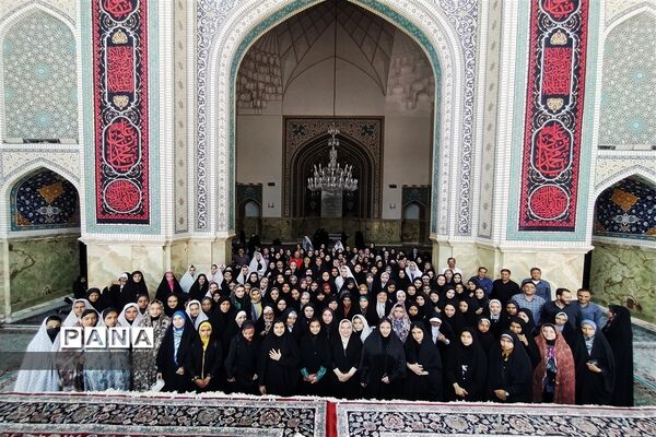 روز پایانی اردوی دانش‌آموزان دختر اصفهانی زیارت اولی در حرم مطهر امام رضا (ع)
