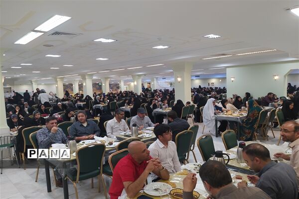 روز پایانی اردوی دانش‌آموزان دختر اصفهانی زیارت اولی در حرم مطهر امام رضا (ع)