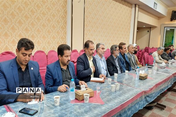 نشست علنی مجلس دانش‌آموزی شهرستان بافق با حضور معاون پرورشی اداره‌کل آموزش و پرورش استان