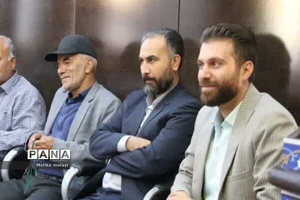 محفل شاعران و ادب‌دوستان در مصلی ‌نماز جمعه شهرستان قرچک