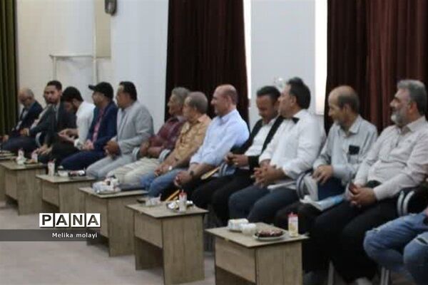 محفل شاعران و ادب‌دوستان در مصلی ‌نماز جمعه شهرستان قرچک