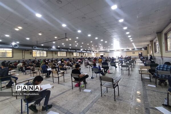 بازدید مسئولان وزارتی از آزمون ورودی مدارس استعدادهای درخشان در قم