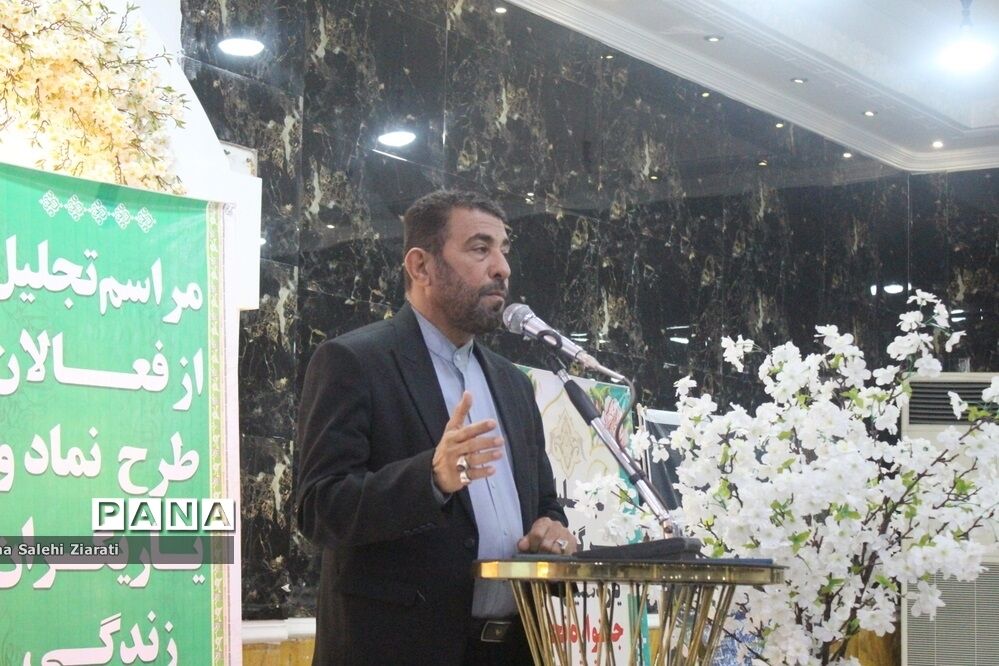 تجلیل از مربیان پرورشی‌، مشاوران‌، مراقبان سلامت و دبیران ورزش شهرستان بوشهر