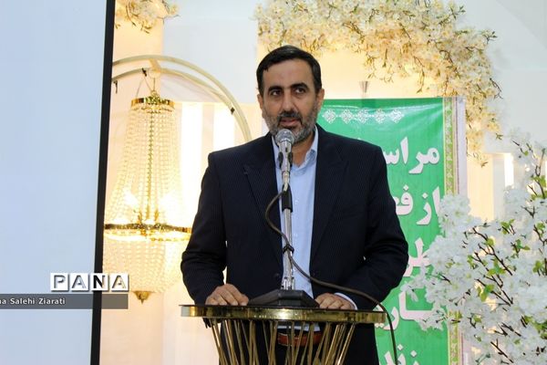 تجلیل از مربیان پرورشی‌، مشاوران‌، مراقبان سلامت و دبیران ورزش شهرستان بوشهر